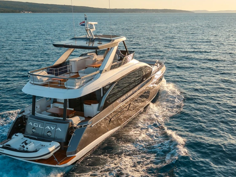 Alquiler de Azimut AGLAYA en Zadar
