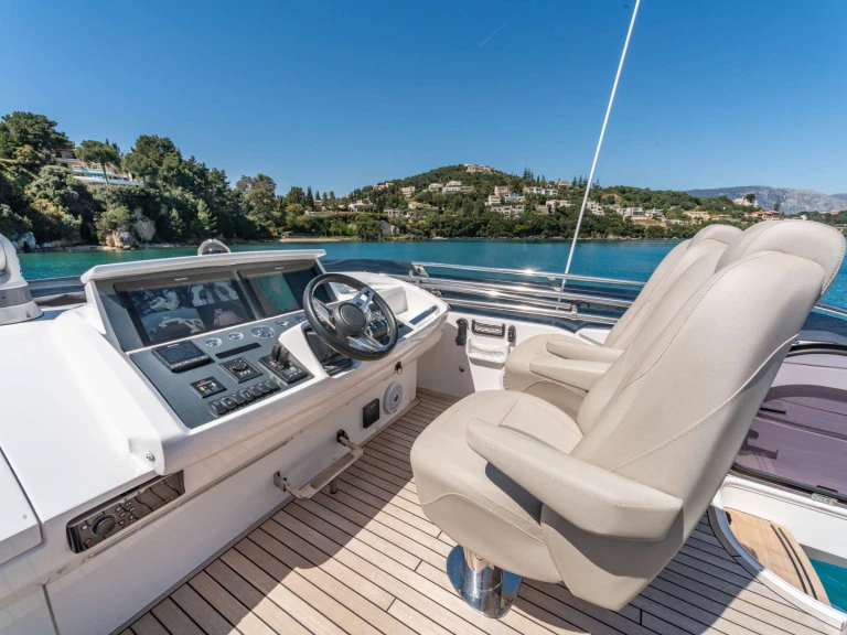 Alquiler Gouviá - Princess, UK FAR & AWAY en SamBoat