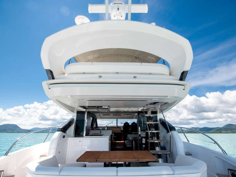 Yate de lujo para alquilar Phuket (City) al mejor precio