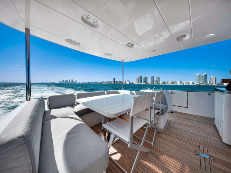 Alquiler de embarcaciones Azimut Knot Caught Slippin enFort Lauderdale en Samboat