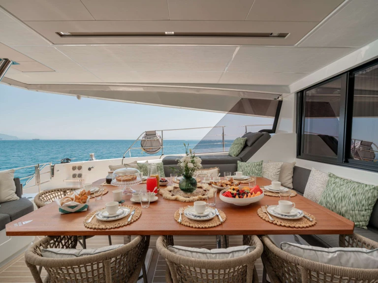 Alquiler Yate de lujo Fountaine Pajot con o sin  título de navegación