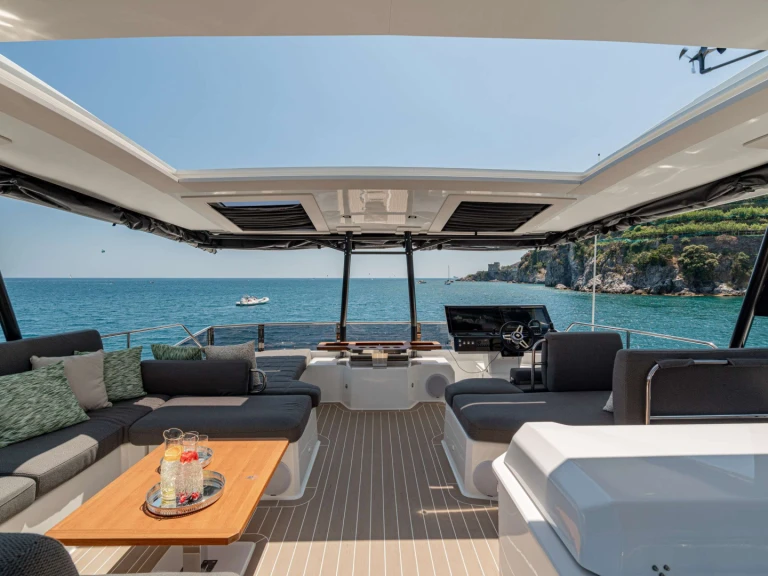 Fountaine Pajot CORE de alquiler a Salerno