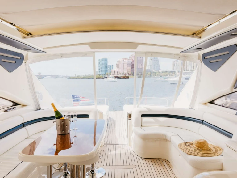 Princess Viking DEVONIA de alquiler a Palm Beach