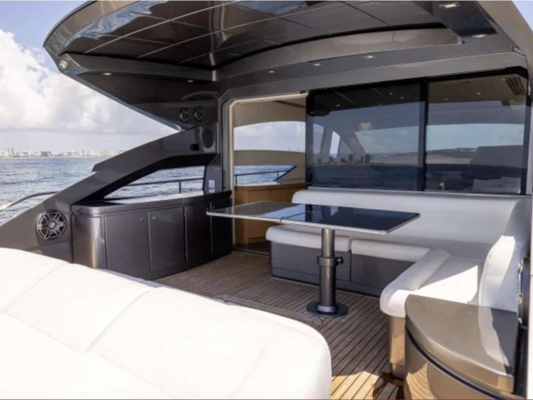 Alquiler de Pershing Wind en Miami