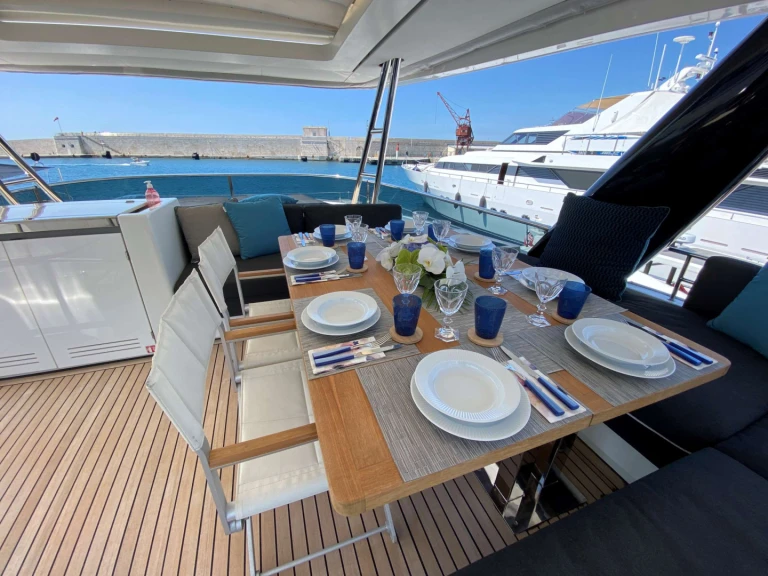 Alquiler de embarcaciones Lagoon LA FREGATE enSplit en Samboat
