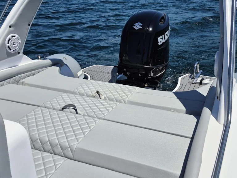 Alquiler de embarcaciones mik mik 700 enJuan-les-Pins en Samboat