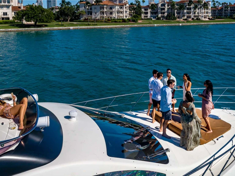 Alquiler de Azimut Priceless en Miami