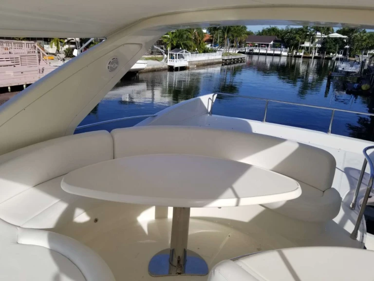 Alquiler de Azimut Shedai en Miami Beach