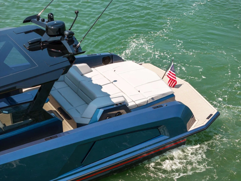 Alquiler de embarcaciones Vanquish ETSEA enSag Harbor en Samboat