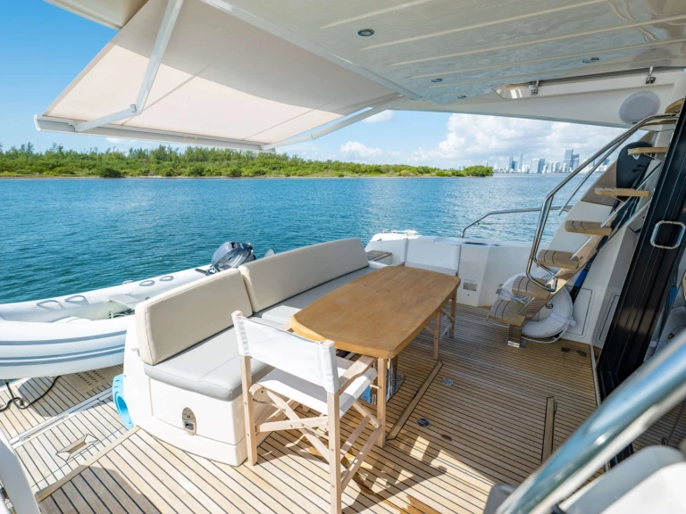 Alquiler de Prestige Yachts Whisky and Waves en Bahamas