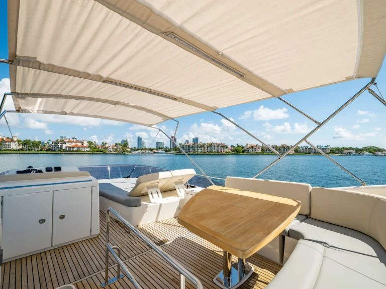 Alquiler Yate de lujo en Miami - Prestige Yachts Molto Piaciuto