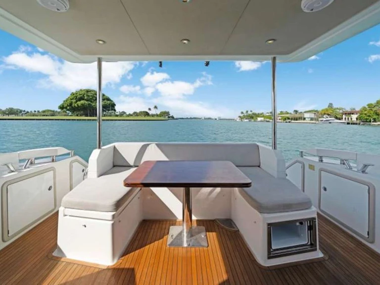 Azimut Kilauea de alquiler a Miami