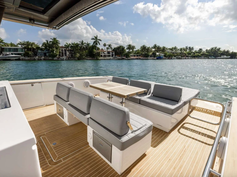 Alquiler de Pardo Yachts 43 Pardo en Town of East Hampton