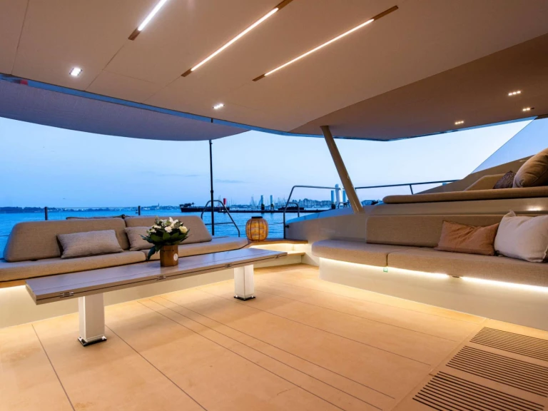Custom GANANY de alquiler a Ajaccio