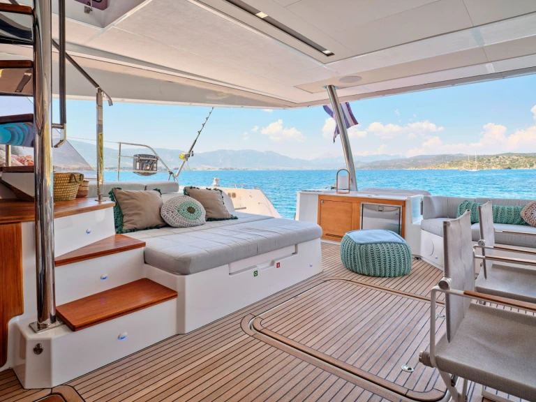 Alquiler de Yate de lujo, con o sin patrón Fountaine Pajot El Pireo