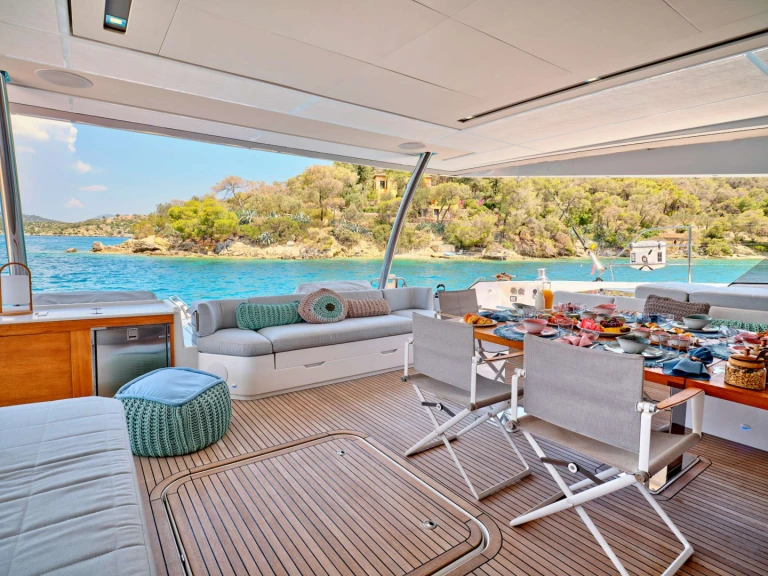Alquiler Yate de lujo Fountaine Pajot con o sin  título de navegación
