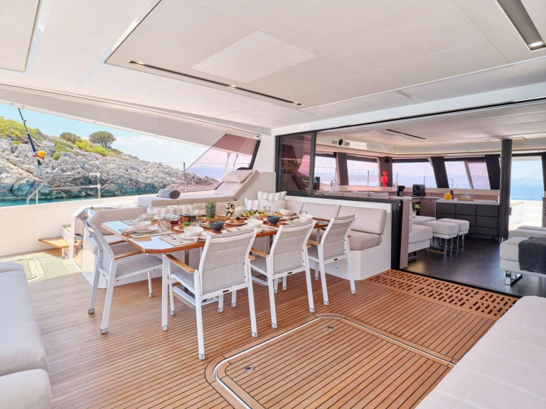 Alquiler de Yate de lujo, con o sin patrón Fountaine Pajot El Pireo
