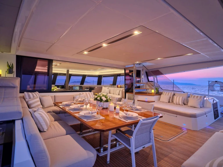 Alquiler Yate de lujo Fountaine Pajot con o sin  título de navegación