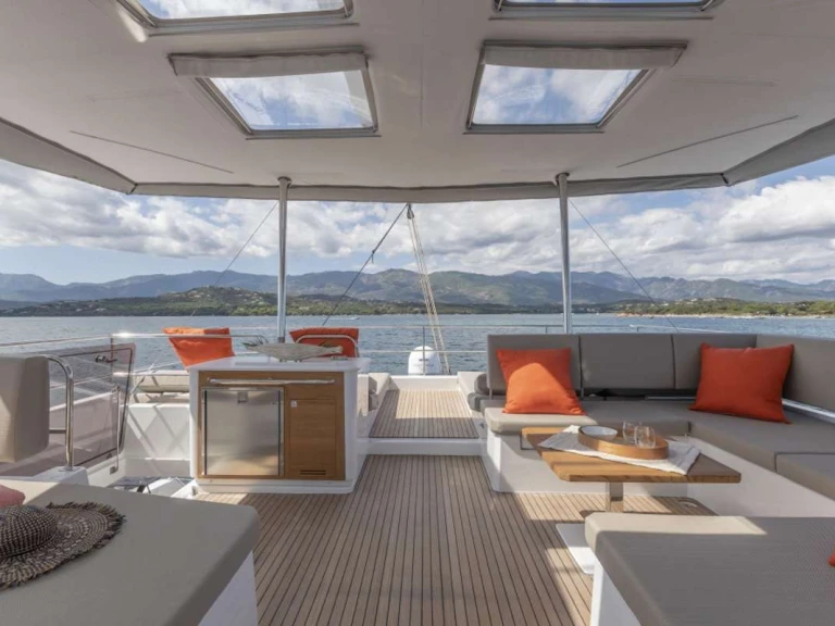 Alquiler Yate de lujo Fountaine Pajot con o sin  título de navegación