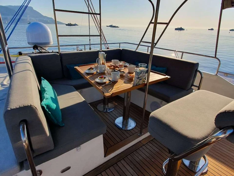 Alquiler de Yate de lujo, con o sin patrón Sunreef Porto-Vecchio