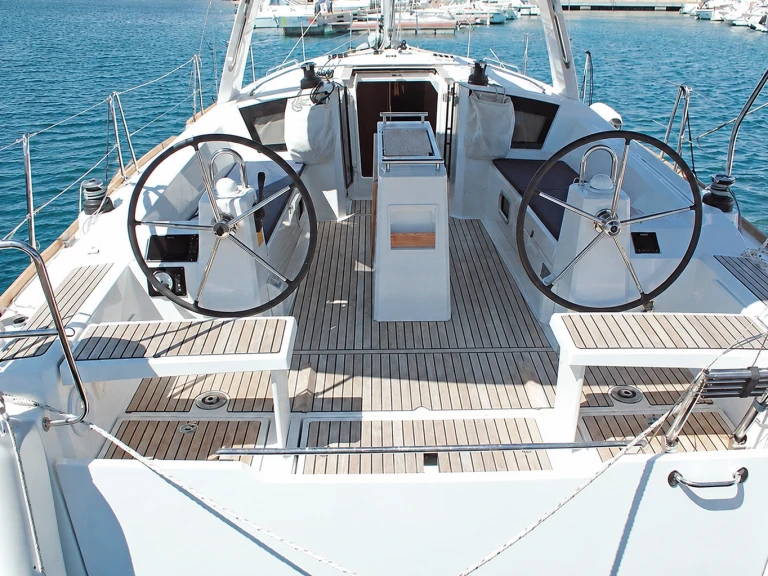 Alquiler Sant Carles de la Ràpita - Bénéteau Oceanis 38.1 en SamBoat