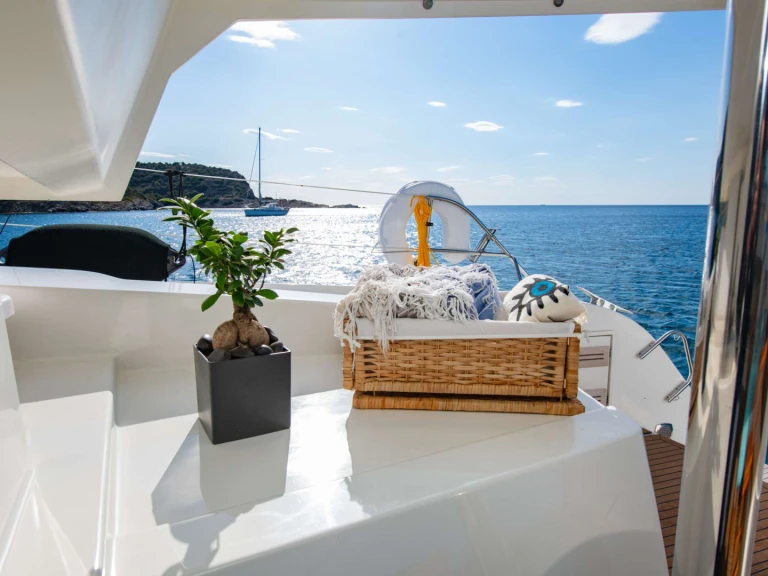 Alquiler Yate de lujo Fountaine Pajot con o sin  título de navegación
