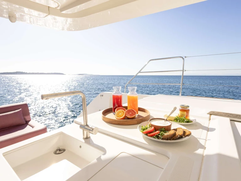 Alquiler de embarcaciones Lagoon KING OF DIAMONDS enÁlimos en Samboat
