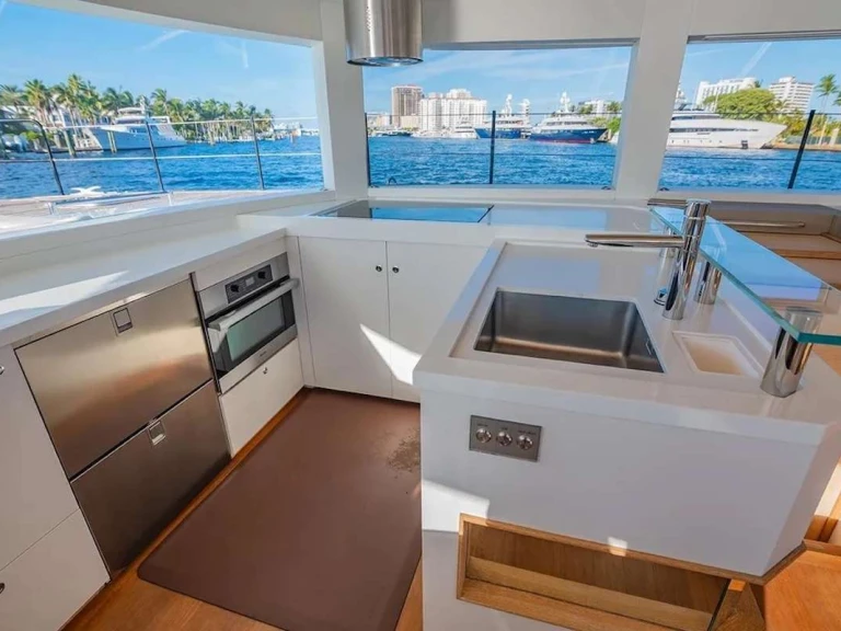 Alquiler de Yate de lujo, con o sin patrón Nishii Shipyards Nassau