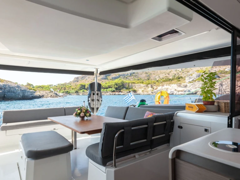 Alquiler de Fountaine Pajot AMANTE en Rhodes Island
