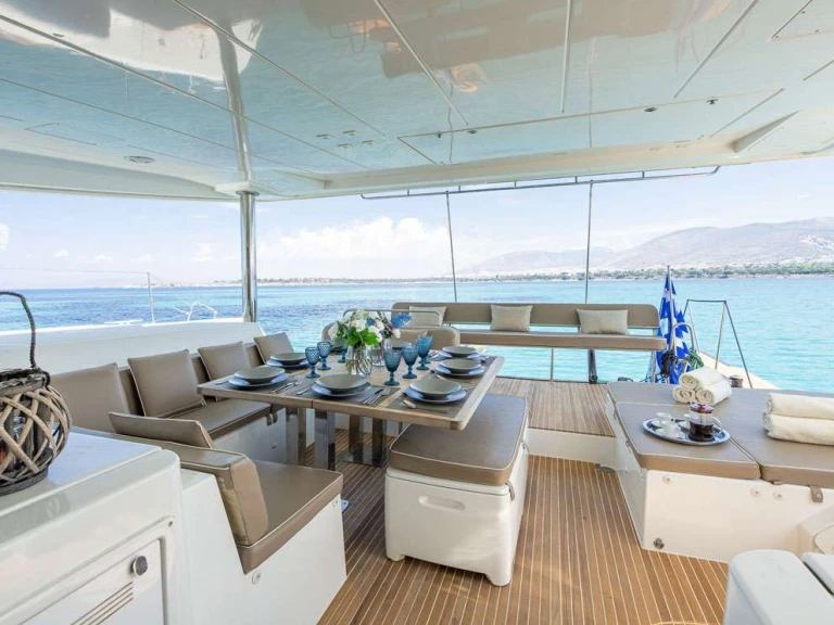Alquiler de Lagoon ROYAL FLUSH en Álimos