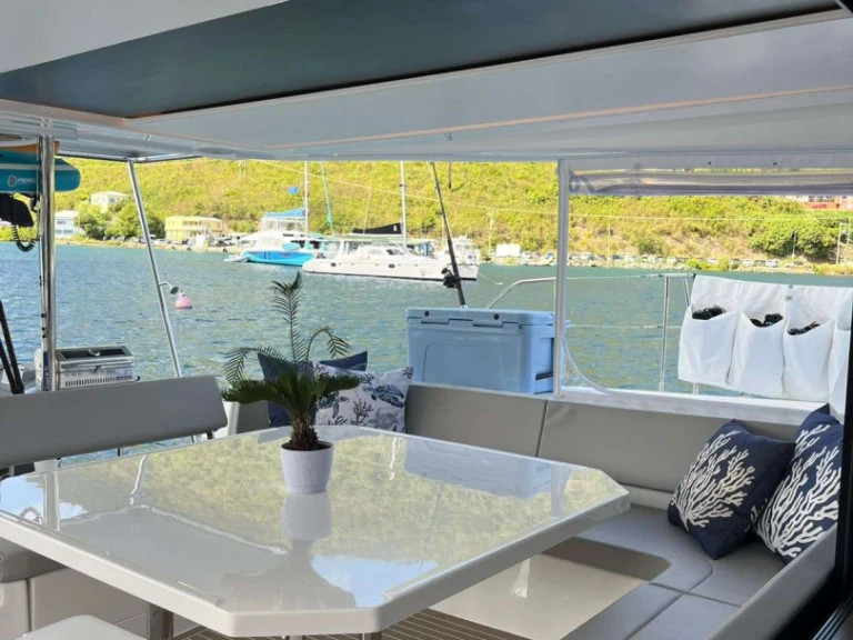 Alquiler de embarcaciones Leopard LIVIN enIslas Vírgenes Británicas en Samboat