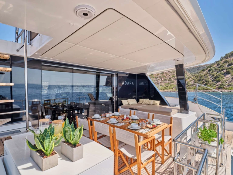Alquiler de embarcaciones Sunreef ADARA enAtenas en Samboat