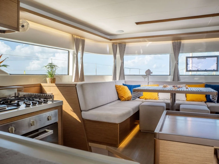 Alquiler de embarcaciones Lagoon SWAN enGranada en Samboat