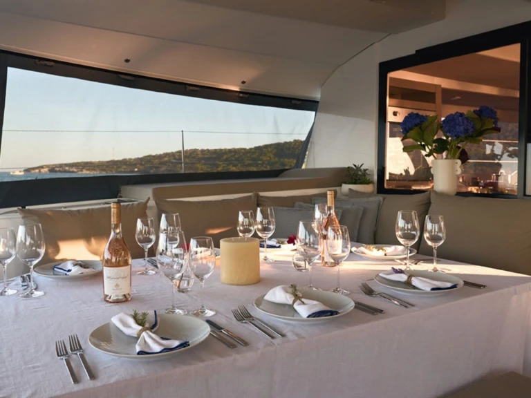 Alquiler de Yate de lujo, con o sin patrón Fountaine Pajot El Pireo