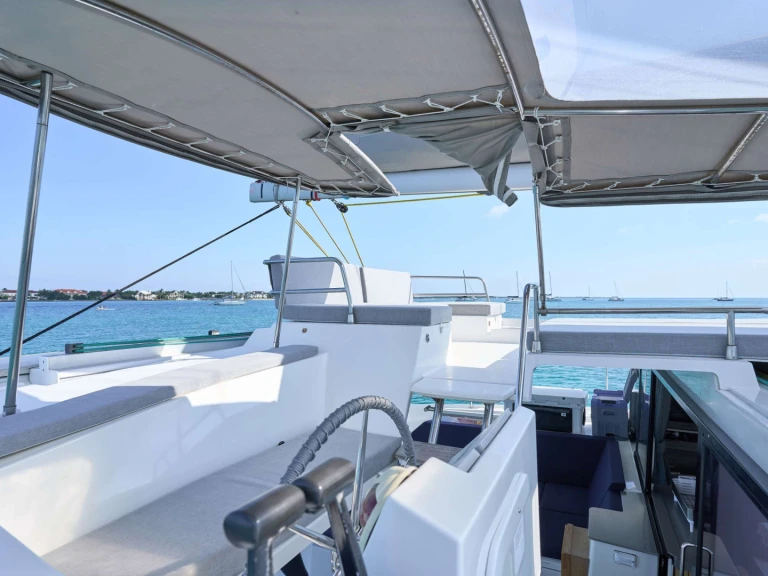 Alquiler de embarcaciones Fountaine Pajot Stella Gazer enNassau en Samboat