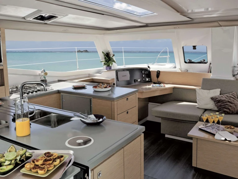 Alquiler Yate de lujo Fountaine Pajot con o sin  título de navegación