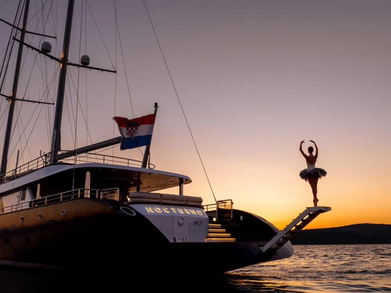 Alquiler de embarcaciones Rayburn Custom Yachts Nocturno enCroacia en Samboat