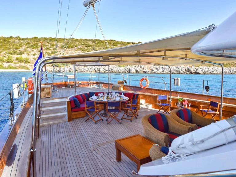 Alquiler de Yate de lujo, con o sin patrón Perini Navi Nápoles