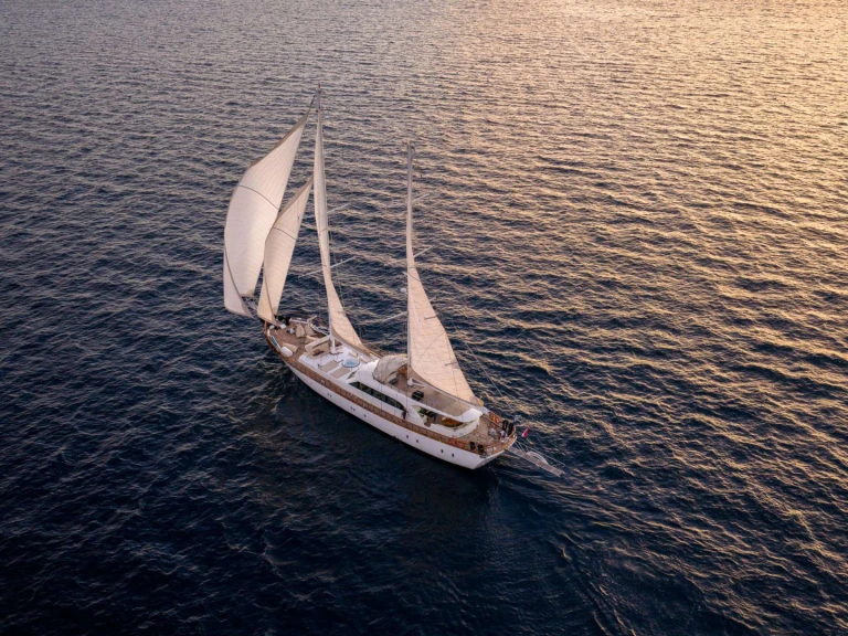 Alquiler de Yate de lujo, con o sin patrón Custom Šibenik