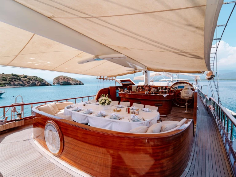 Alquiler Yate de lujo Custom Gulet-Motor Sailor con o sin  título de navegación