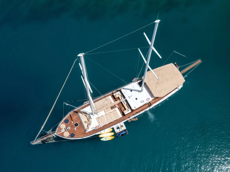 Alquiler de Yate de lujo, con o sin patrón Custom Croacia