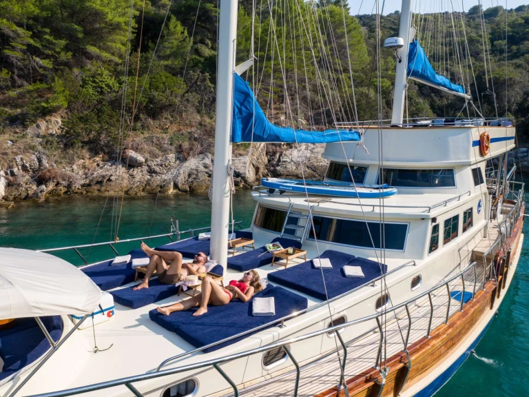 Yate de lujo para alquilar Split al mejor precio