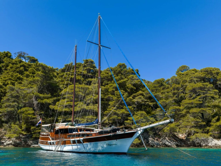 Alquiler Split - Custom Eleganza en SamBoat