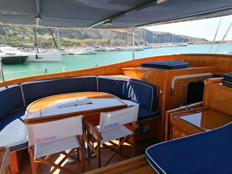 Perini Navi MALIZIA de alquiler a Sicily (Island)