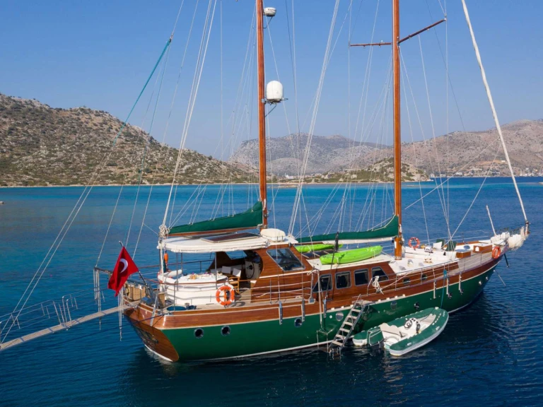 Yate de lujo para alquilar Rhodes Island al mejor precio