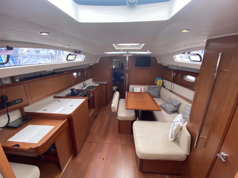 Bénéteau Oceanis 43 de alquiler a Saint-Mandrier-sur-Mer
