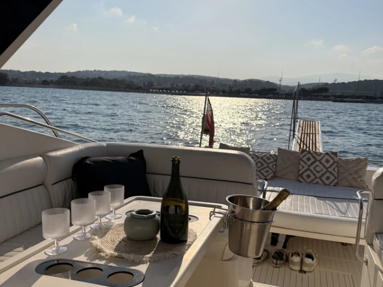 Alquiler de embarcaciones Princess 46 enAntibes en Samboat