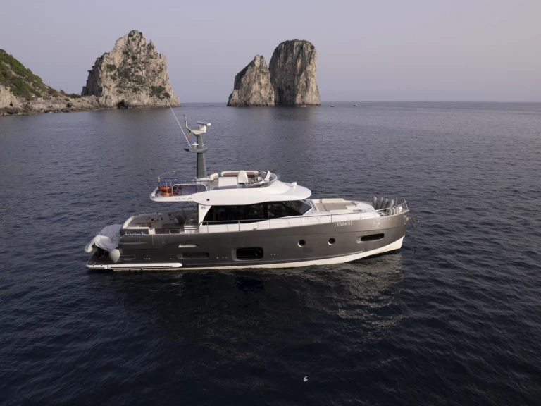 Alquiler de embarcaciones Azimut Azimut Magellano 53 enForio en Samboat