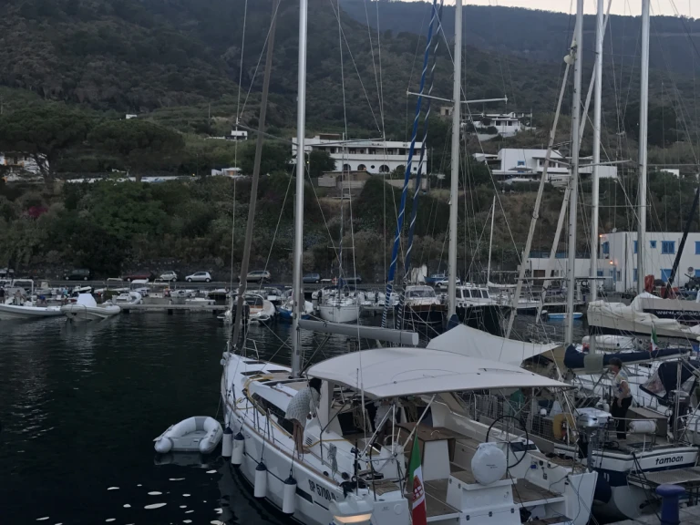 Velero para alquilar Corigliano-Rossano al mejor precio