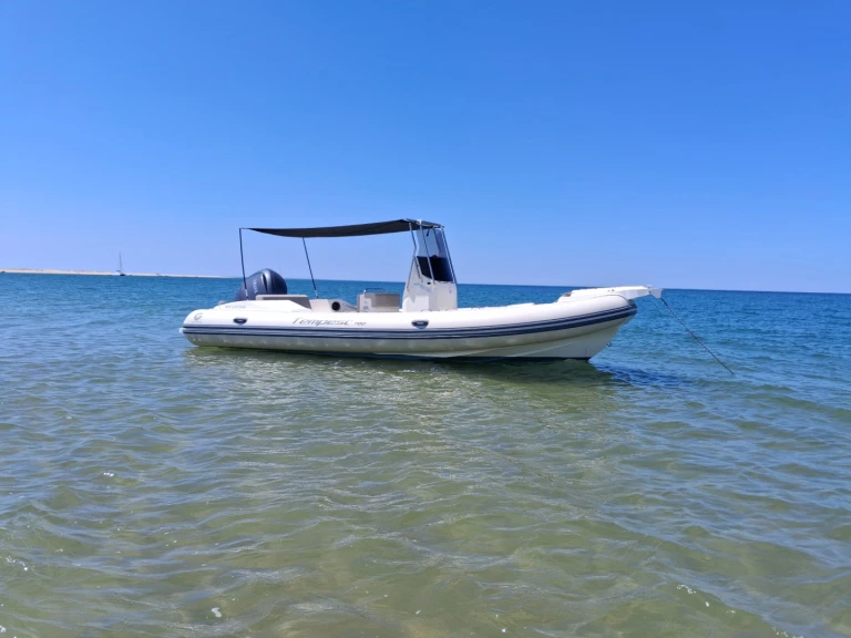Alquiler Neumática en Royan - Capelli Tempest 700